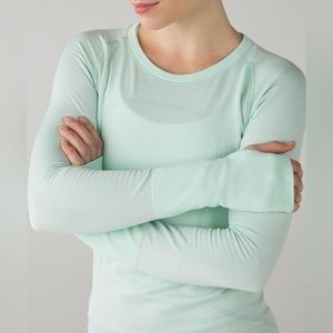 Lululemon Swiftly Tech Long Sleeve Crew in Heathered Sea Mist Size 4